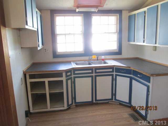 603 E 10th St, Kannapolis, NC 28083 photo 6