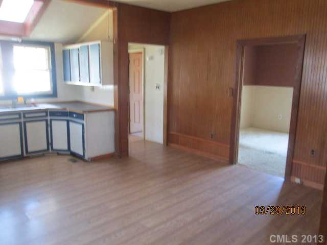 603 E 10th St, Kannapolis, NC 28083 photo 5