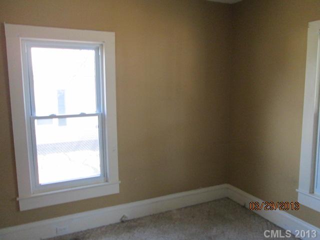 603 E 10th St, Kannapolis, NC 28083 photo 4