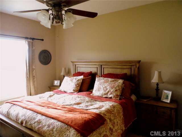 3728 Fieldhaven Ct, Maiden, NC 28650 photo 8