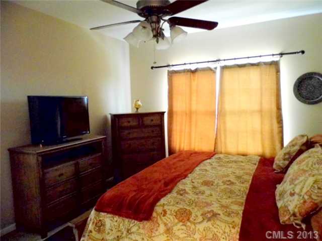 3728 Fieldhaven Ct, Maiden, NC 28650 photo 9