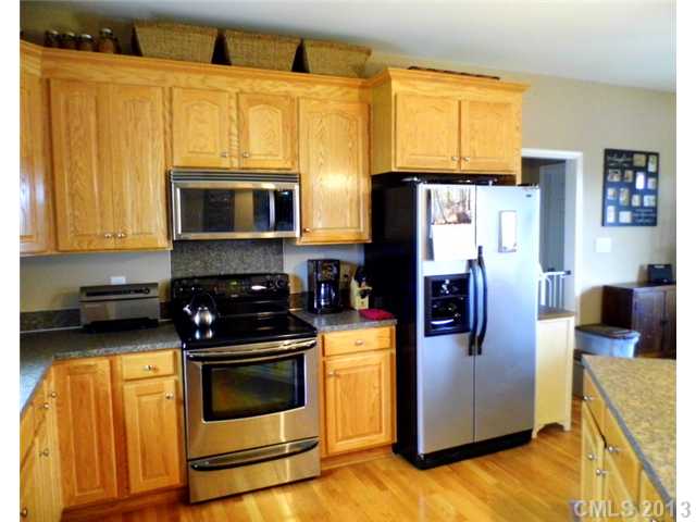 3728 Fieldhaven Ct, Maiden, NC 28650 photo 2