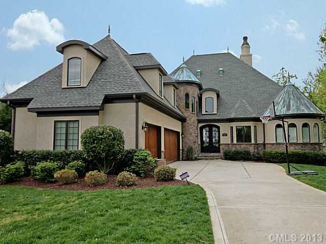 19811 Sandyedge Dr, Cornelius, NC 28031 photo 1