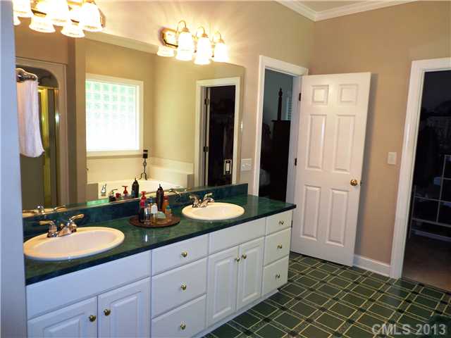 525 Compton Rd, Clover, SC 29710 photo 13