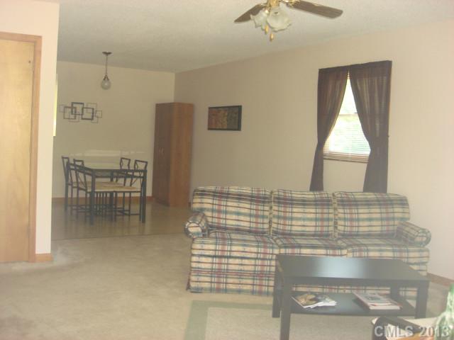 404 Forest Dr, Maiden, NC 28650 photo 4