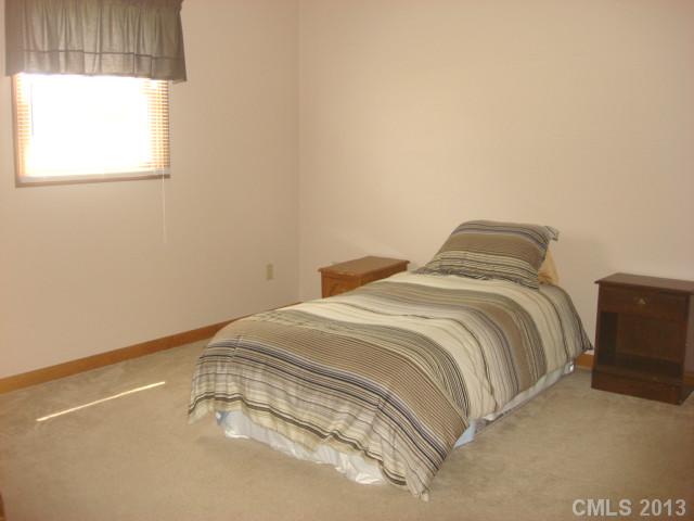 404 Forest Dr, Maiden, NC 28650 photo 12