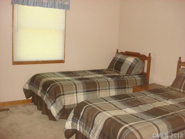 404 Forest Dr, Maiden, NC 28650 photo 9