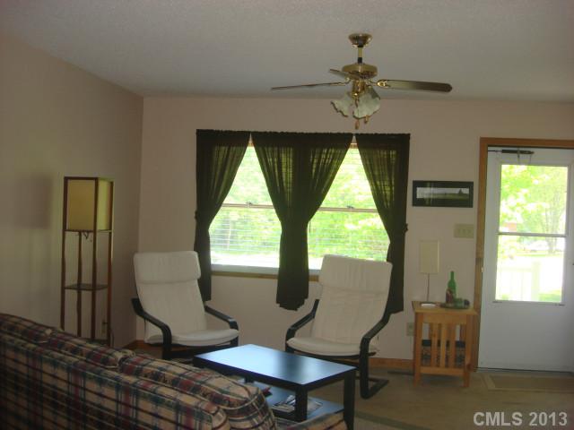 404 Forest Dr, Maiden, NC 28650 photo 5