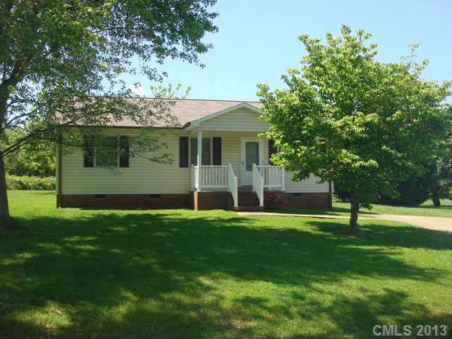 404 Forest Dr, Maiden, NC 28650 photo 1