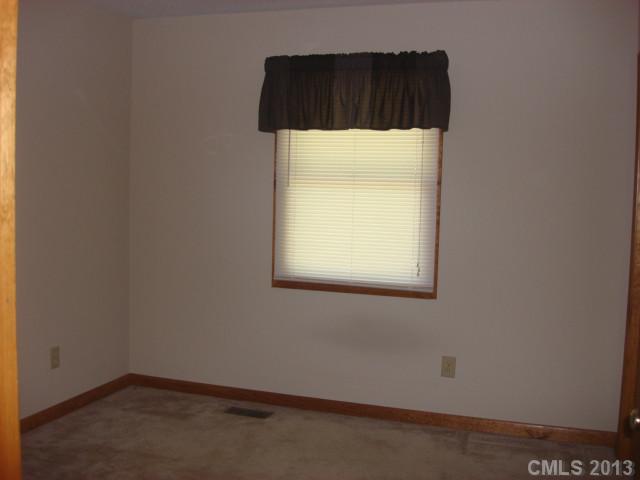 404 Forest Dr, Maiden, NC 28650 photo 10