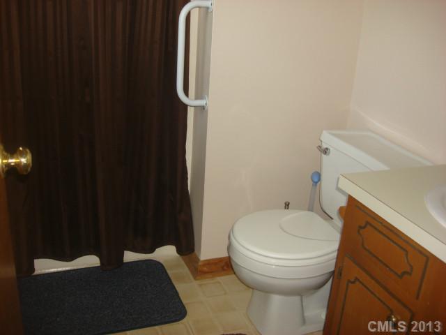 404 Forest Dr, Maiden, NC 28650 photo 13