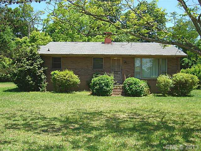109 Mint St, Clover, SC 29710 photo 1