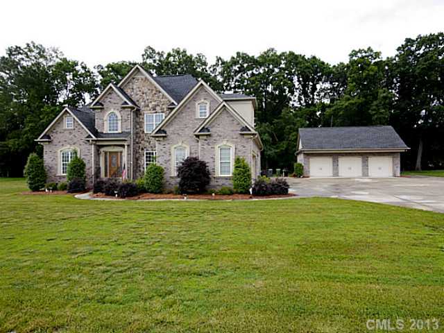 2904 Smithfield Dr, Monroe, NC 28110 photo 1