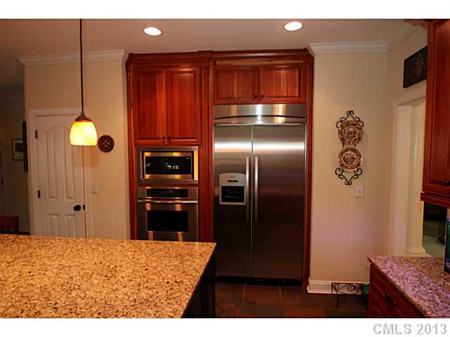 8386 Bampton Dr, Concord, NC 28027 photo 4