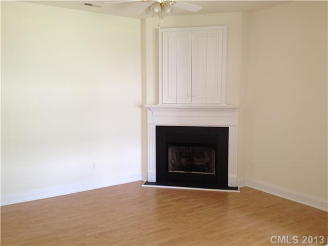 917 Shearer Apt 4 St # 4, Davidson, NC 28036 photo 2