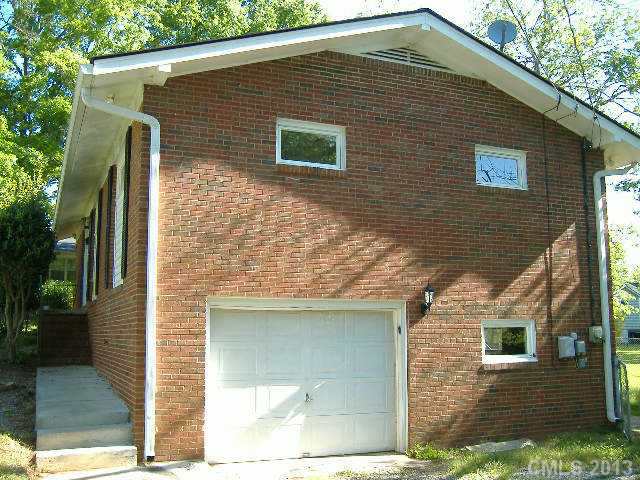 1105 Crescent St, Monroe, NC 28112 photo 2