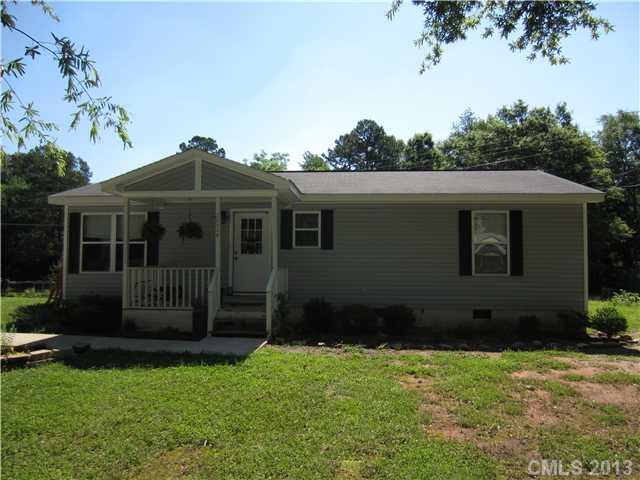 20116 Walter Henderson Rd, Cornelius, NC 28031 photo 2