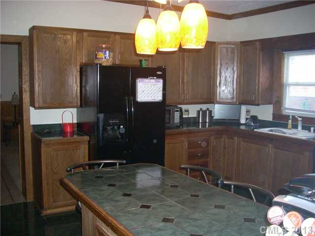 609 E 11th St, Kannapolis, NC 28083 photo 4