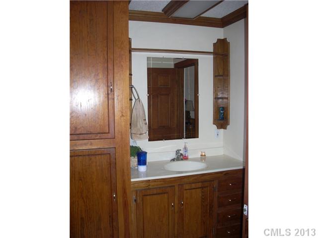 609 E 11th St, Kannapolis, NC 28083 photo 8