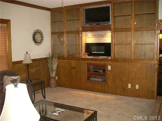 609 E 11th St, Kannapolis, NC 28083 photo 2