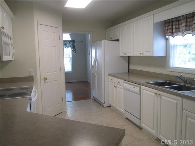 3471 Spring Branch Ct, Conover, NC 28613 photo 2