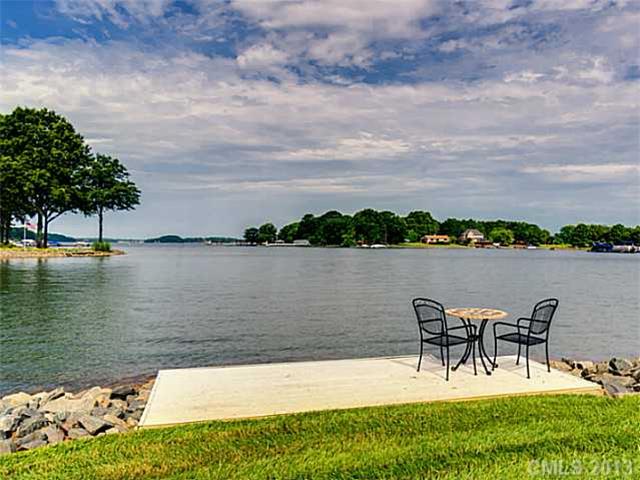 16401 Barcica Ln, Cornelius, NC 28031 photo 2