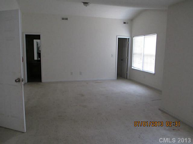 6245 Sid Crane Dr, Charlotte, NC 28216 photo 5