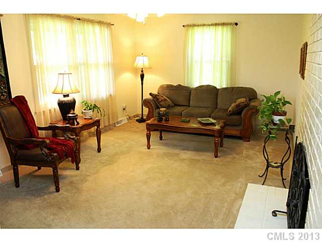 302 Hamilton St, Monroe, NC 28112 photo 3