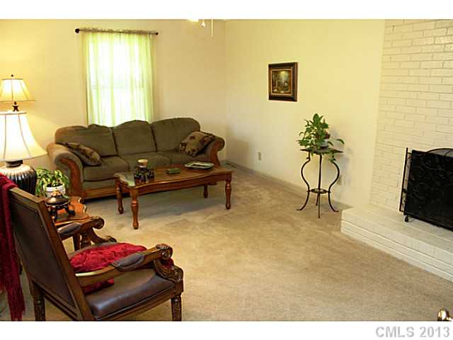 302 Hamilton St, Monroe, NC 28112 photo 2