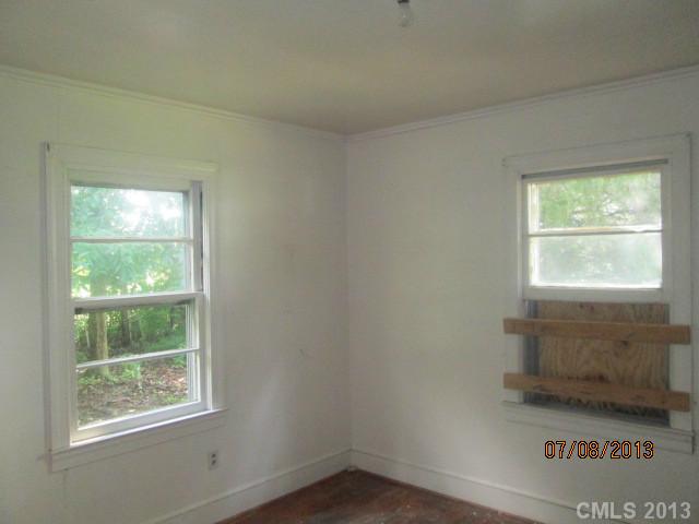 200 Brown St, Stanley, NC 28164 photo 4