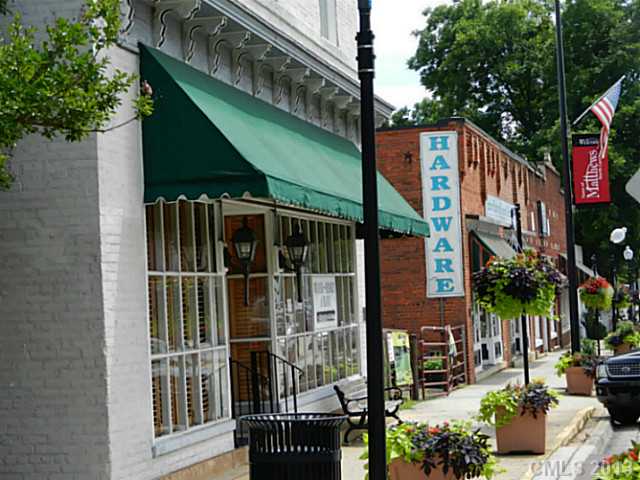 259 S Trade St, Matthews, NC 28105 photo 8