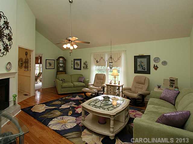 3925 Brickfield St, Hickory, NC 28602 photo 3