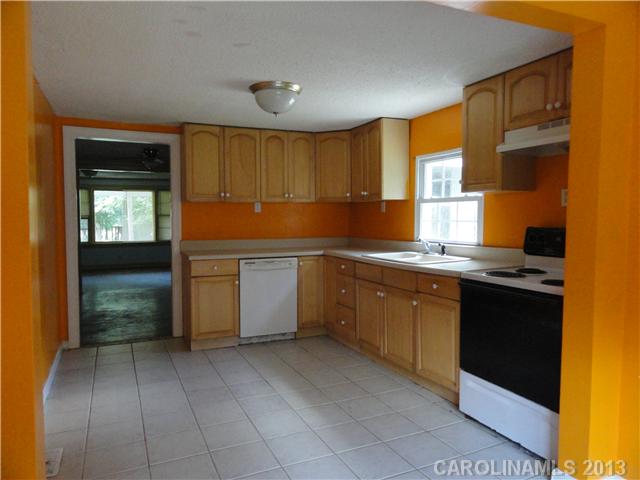 305 Durham Rd, Stanley, NC 28164 photo 2