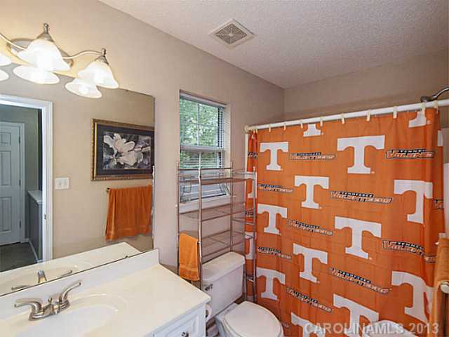 2823 Bathgate Ln, Matthews, NC 28105 photo 12