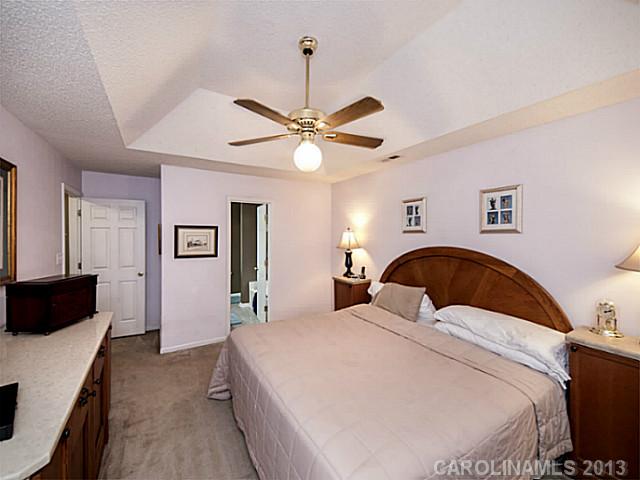 2823 Bathgate Ln, Matthews, NC 28105 photo 9