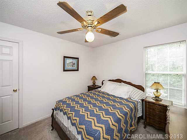 2823 Bathgate Ln, Matthews, NC 28105 photo 11
