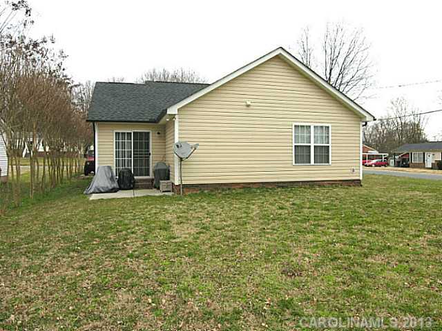 102 Crestview Dr, Concord, NC 28027 photo 3