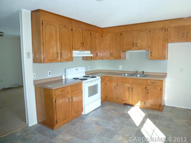 599 Starcliff Cir, Lancaster, SC 29720 photo 5