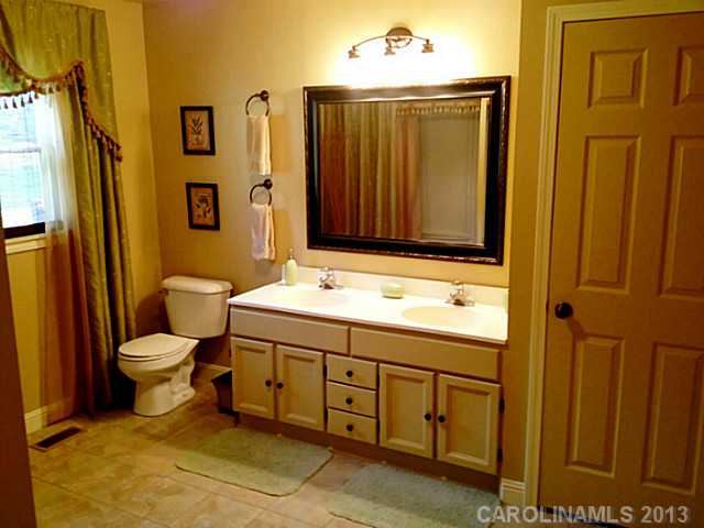 9309 Guildbrook Rd, Davidson, NC 28036 photo 8