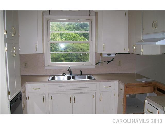 1008 2nd St, Conover, NC 28613 photo 2