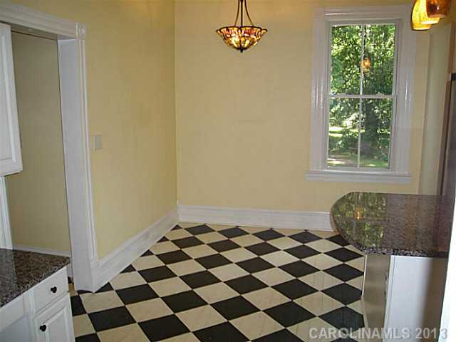 305 Calhoun St, Clover, SC 29710 photo 8