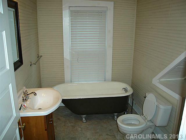 305 Calhoun St, Clover, SC 29710 photo 16