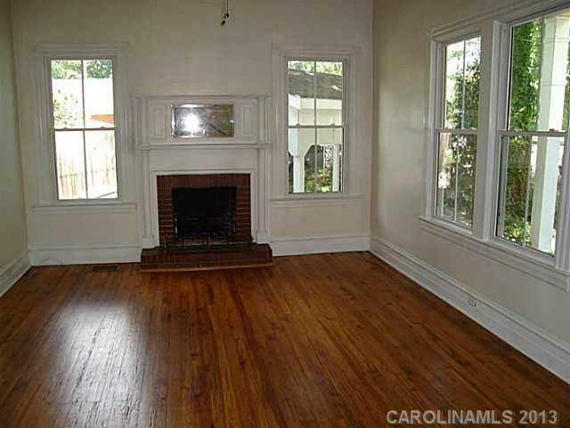 305 Calhoun St, Clover, SC 29710 photo 4