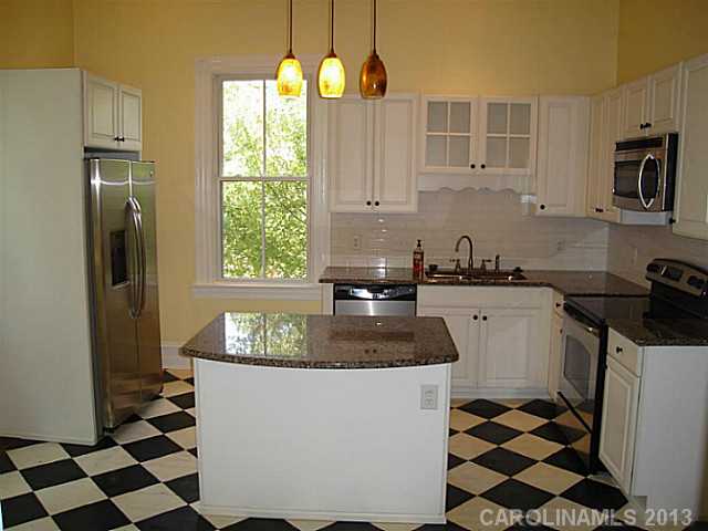 305 Calhoun St, Clover, SC 29710 photo 6