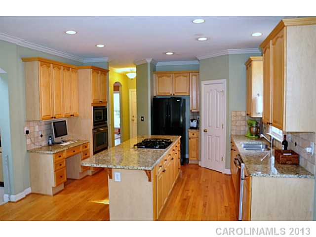 18731 Dembridge Dr, Davidson, NC 28036 photo 3