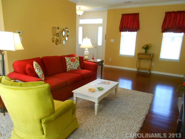 2525 Bathgate Ln, Matthews, NC 28105 photo 4