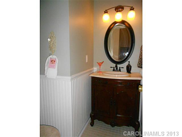 2525 Bathgate Ln, Matthews, NC 28105 photo 5