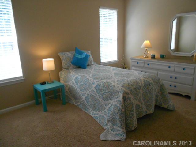 2525 Bathgate Ln, Matthews, NC 28105 photo 8