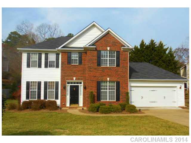 2525 Bathgate Ln, Matthews, NC 28105 photo 1