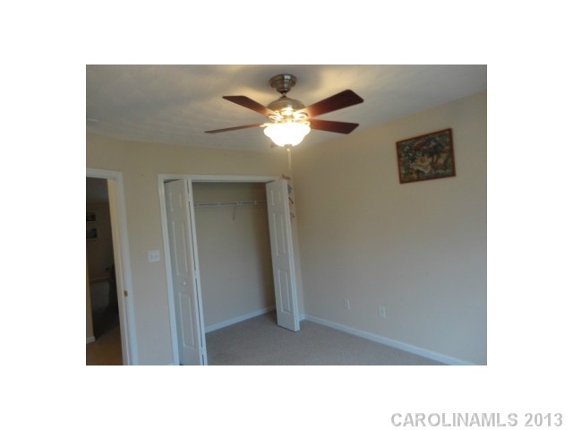 8 Restful Ln, Hickory, NC 28601 photo 11